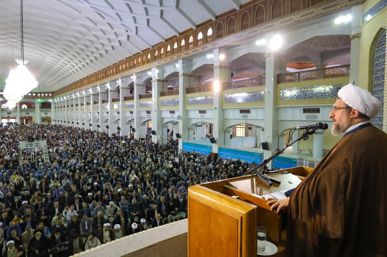 امام جمعه تبریز: ایران به دنبال انرژی صلح آمیز هسته ای است امام جمعه تبریز: ایران به دنبال انرژی صلح آمیز هسته ای است