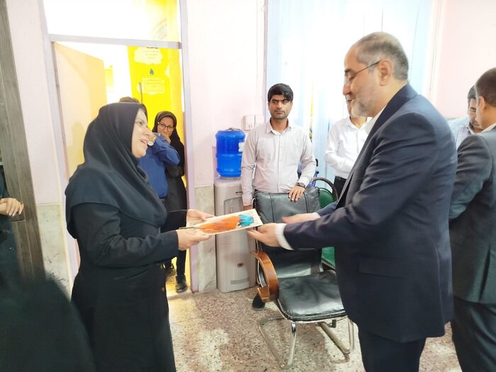 تلاشگران عرصه تعلیم و تربیت دانش‌آموزان استثنایی قشم تجلیل شدند