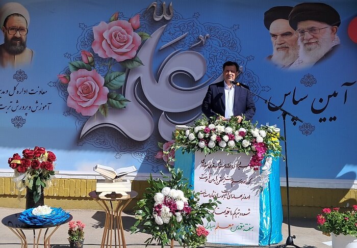 فرماندار: برنامههای فرهنگی شاد تاثیر مثبت بر دانشآموزان دارد