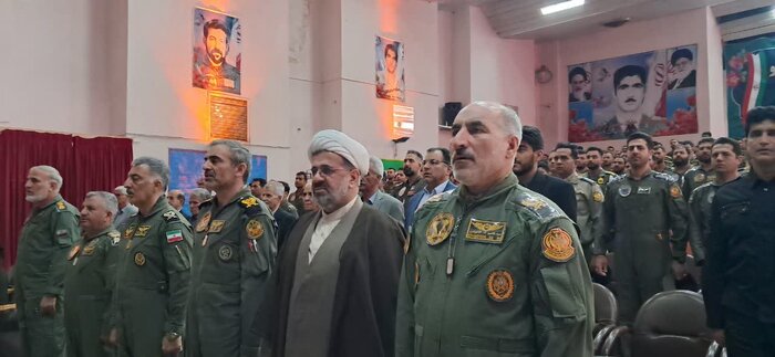 مراسم تجلیل روز استاد در مرکز آموزش هوانیروز اصفهان
