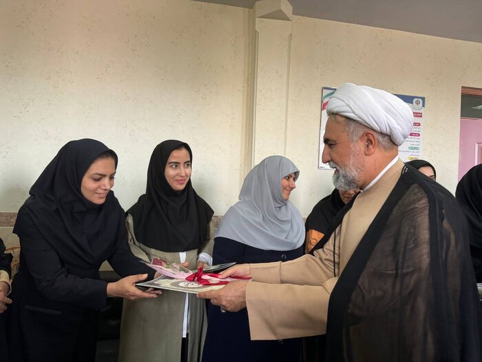 تجلیل از معلمان در خط مقدم جهاد تربیتی؛ مسئولان اسلامشهر در کنار فرهنگیان +فیلم