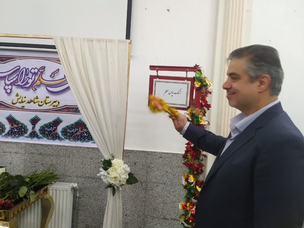 استاندار مرکزی: درس‌خواندن بهترین روش برای قدردانی از زحمات معلمان است