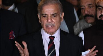 نخست وزیر پاکستان سفرش به مالزی را به تعویق انداخت