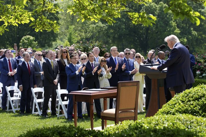 چرخش در سیاست خارجی ترامپ؛ افول والتز و صعود روبیو از حاشیه به متن
