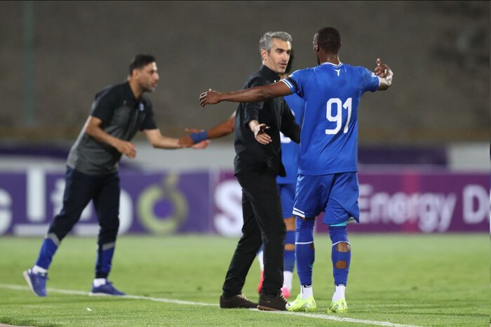 همدانی: بازیکنان استقلال احساس مسئولیت پیدا کردهاند/ جباری باید کسب تجربه کند