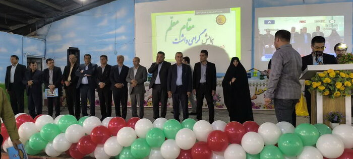 جشن باشکوه و بزرگداشت مقام معلم در دهدشت+ فیلم