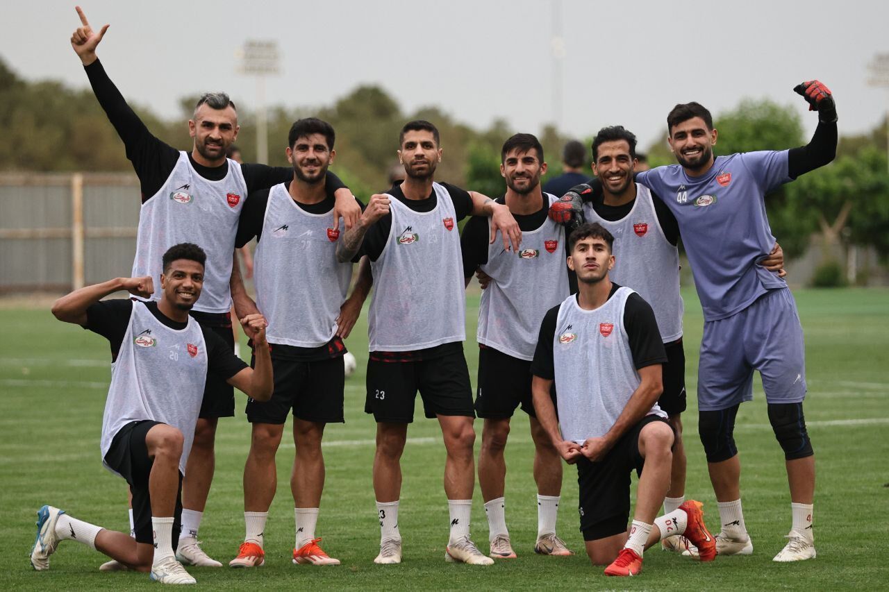 حضور ۲ کودک در تمرین پرسپولیس؛ علیپور دروازه‌بان شد + عکس و فیلم