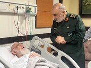 فرمانده کل سپاه از آیت الله نوری همدانی عیادت کرد