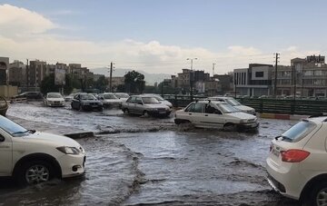 فیلم | آبگرفتکی معابر شهر زنجان بر اثر بارش شدید باران و تگرگ