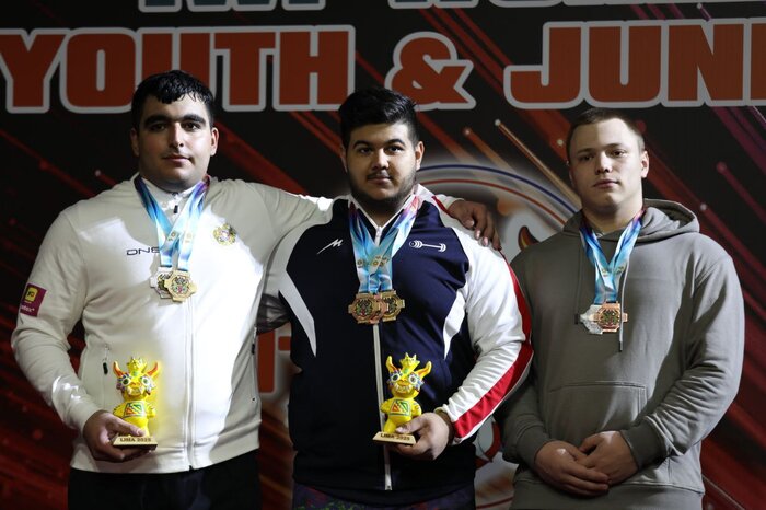 İranlı halterci dünyanın en güçlü genç sporcusu oldu