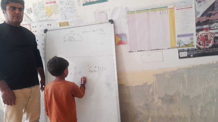 اشک و لبخندهای معلمی