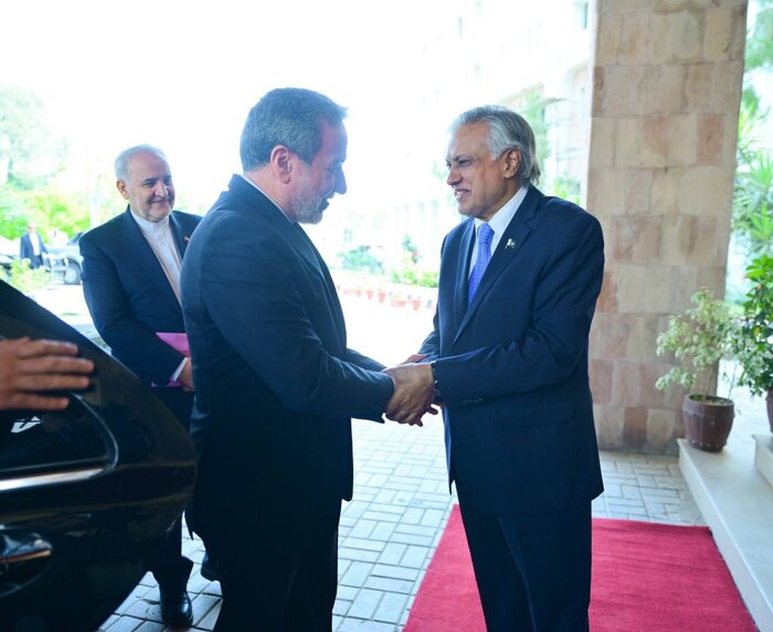 Tehran and Islamabad vow to strengthen strategic ties