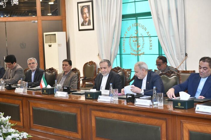 Tehran and Islamabad vow to strengthen strategic ties