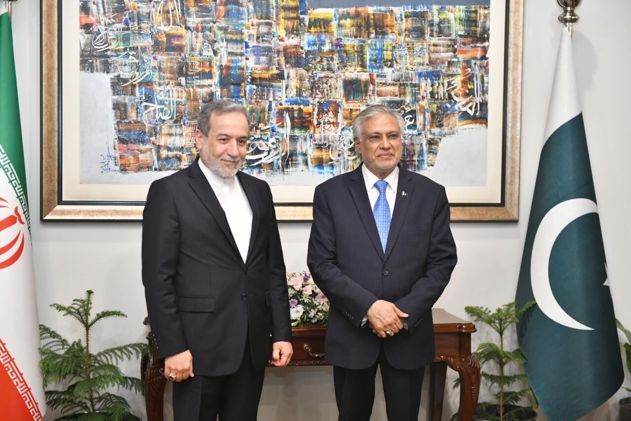 Tehran and Islamabad vow to strengthen strategic ties