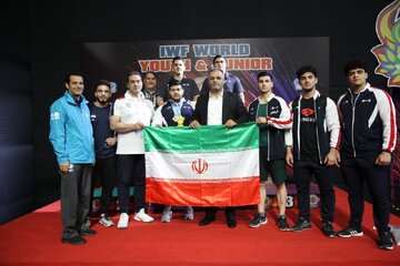 Iran’s youth weightlifting team crowned world champions