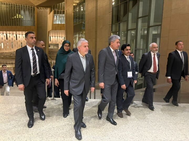 وزير التراث الثقافي والسياحة الإيراني يلتقي نظيره المصري