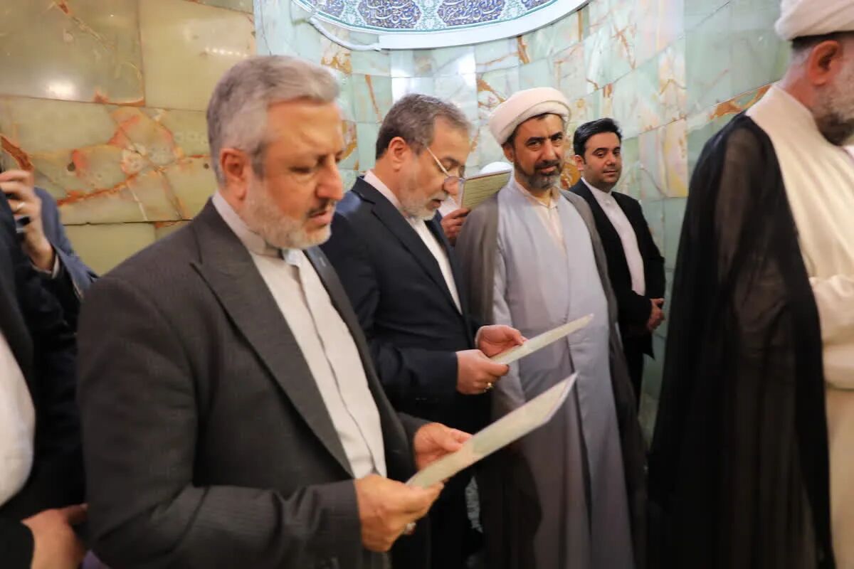 وزیر امور خارجه وارد قم شد
