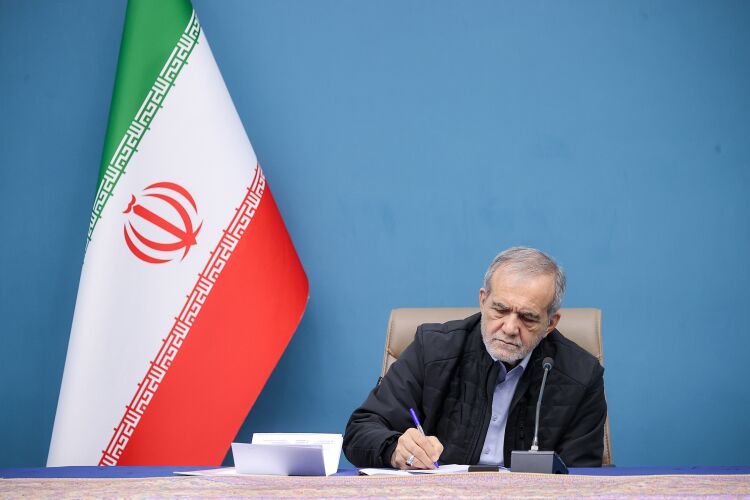 ایران کی ویٹ لفٹنگ کی قومی یوتھ ٹیم کے عالمی چیپمئن شپ جیتنے پر صدر مملکت کا مبارکباد کا پیغام