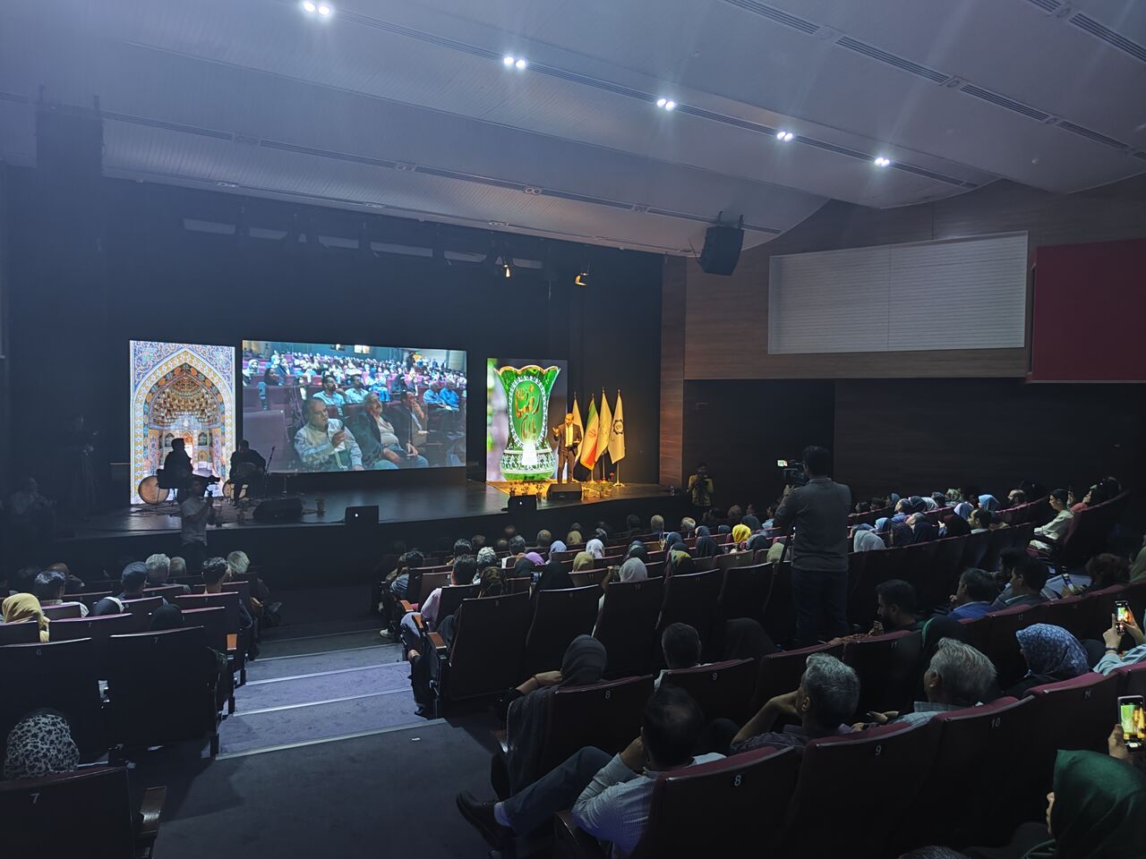 جشنواره ملی شعر رضوی در کرمان/ از دغدغه نسل «زد» تا مشهد کلمات+فیلم