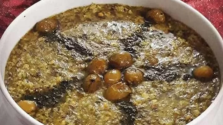 آش گوجه‌سبز؛ ترشی دل‌نشین در روزهای سبز سال