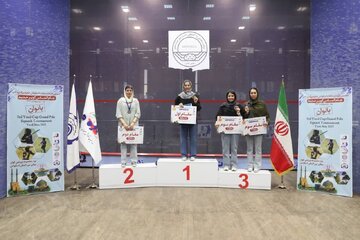 "فرشته اقتداری" قهرمان اسکواش زنان ایران در یزدکاپ شد