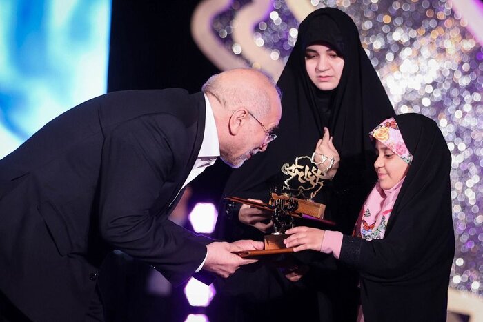 قالیباف از دختران شهدای مقاومت و خدمت تجلیل کرد