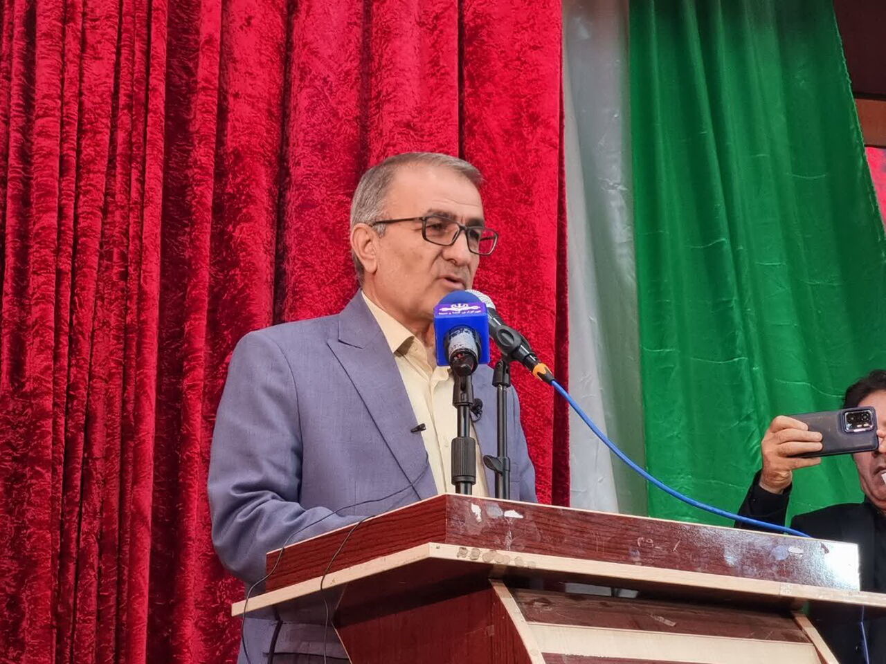 استاندار کهگیلویه وبویراحمد:آموزش و پرورش را سیاسی نکنیم+ فیلم