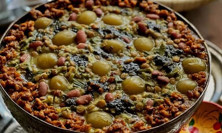 آش گوجه‌سبز؛ ترشی دل‌نشین در روزهای سبز سال