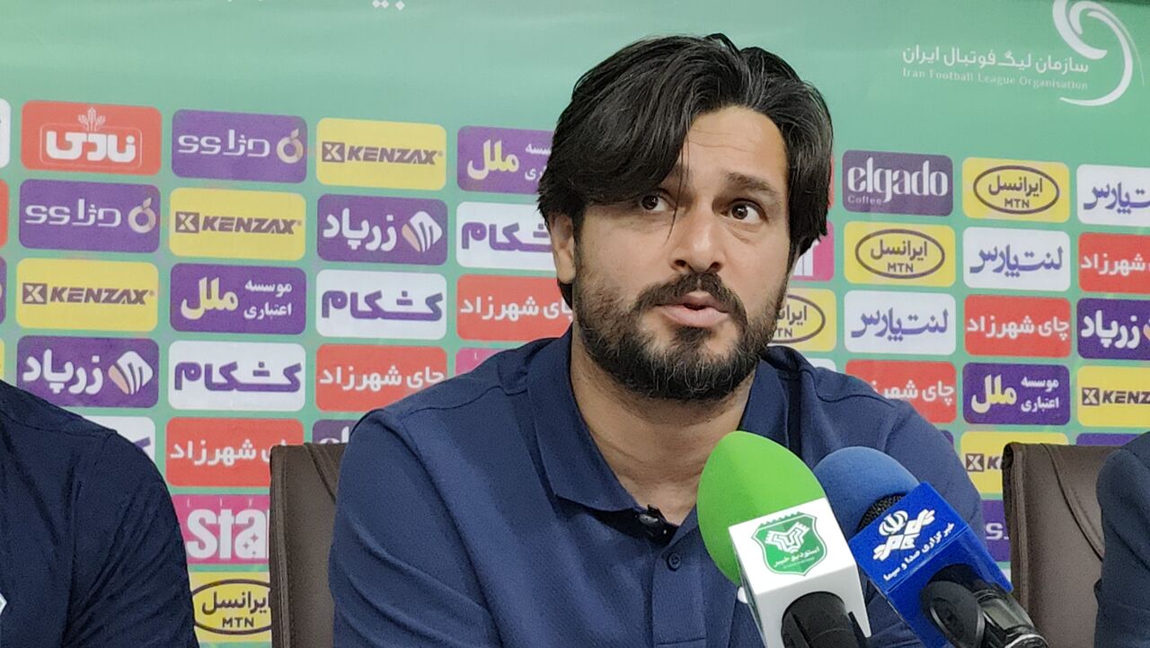 فیلم| سرمربی خیبر: برای شکست پرسپولیس به حمایت هواداران نیاز داریم
