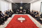 وزیر عراقی: قم نماد پیشرفت و مقاومت در برابر تحریم‌هاست
