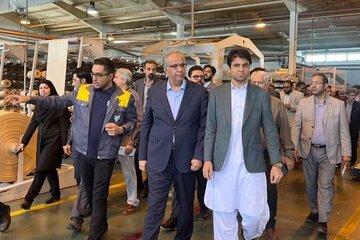 استاندار سیستان و بلوچستان: حمایت از تولید، راهبرد محوری استان در سال ۱۴۰۴ است