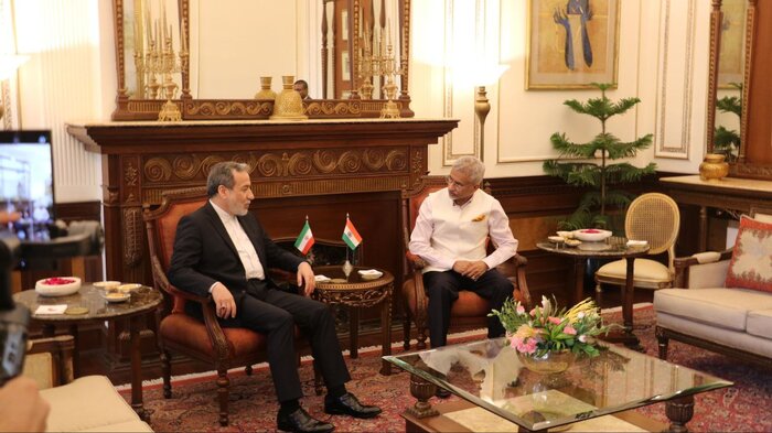 وزرای خارجه ایران و هند دیدار کردند/ عزم تهران و دهلینو برای توسعه همه جانبه روابط