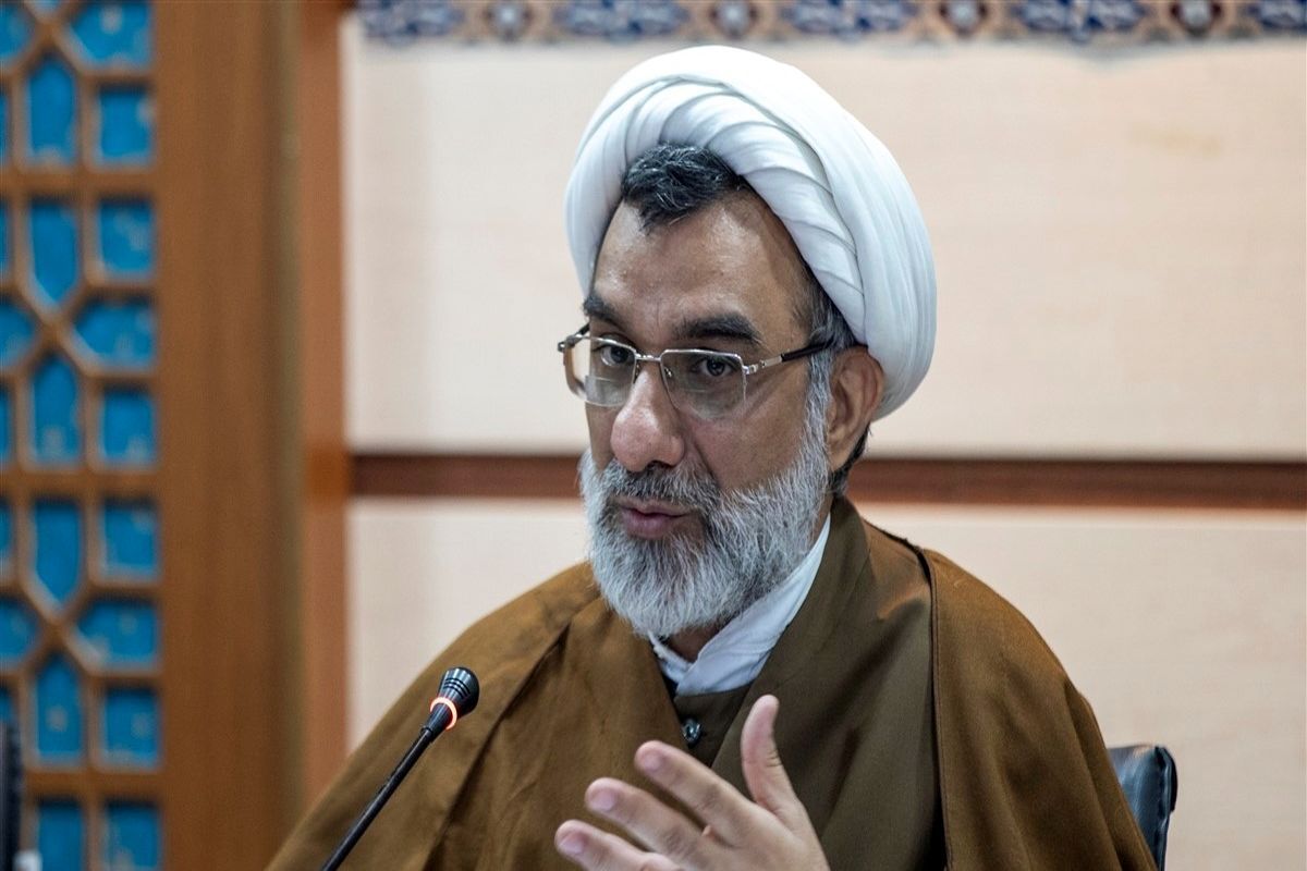 حوزه باید مجموعه‌ای از علم، تربیت و کارکردهای اجتماعی و سیاسی باشد