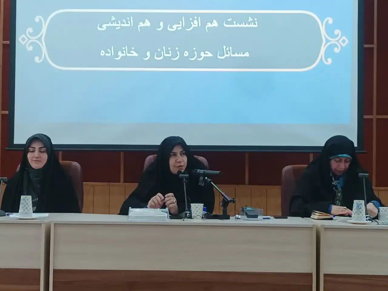 مجلس باید با عدالت در تصمیم‌گیری حقوق زنان عمل کند