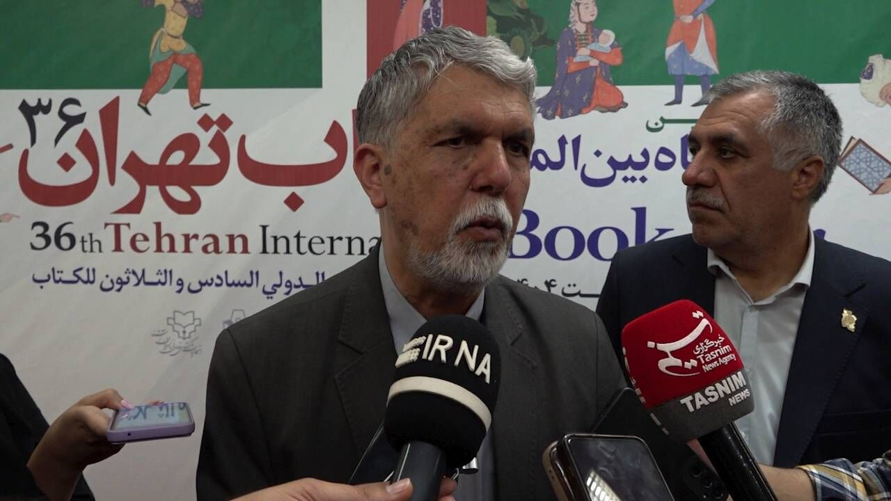 روز دوم نمایشگاه کتاب تهران؛ فرصتی برای گفتوگوهای فرهنگی با فرهیختگان