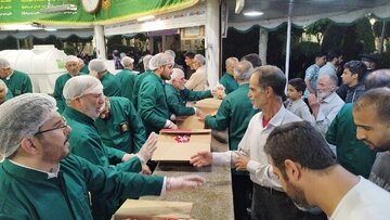 حال و هوای حرم مطهر رضوی در روز عید غدیر
