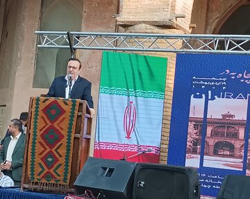 آیین "پنجاه‌به‌در" در دولتخانه صفوی قزوین برگزار شد 