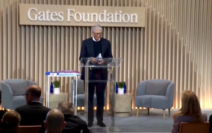 انتقاد «بیل گیتس» از کاهش کمکهای خارجی آمریکا تحت نظارت «ایلان ماسک»