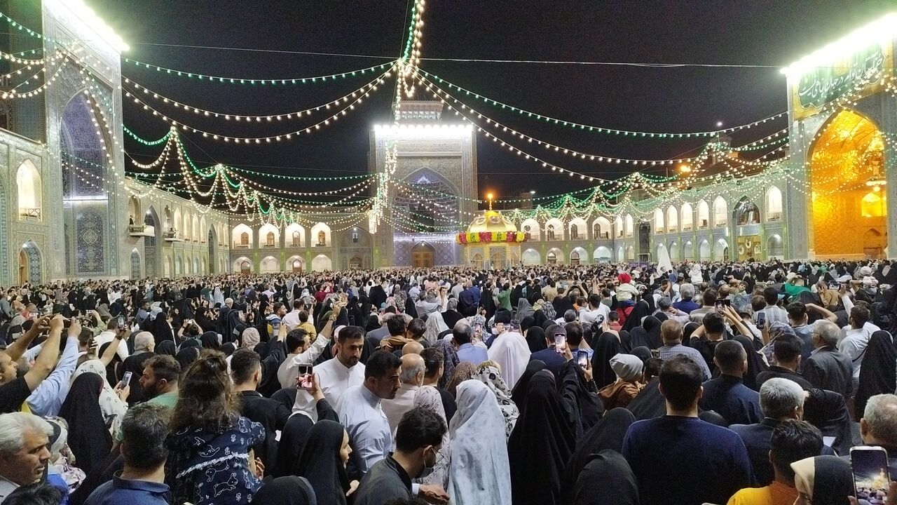 فیلم | شب پر شور و نور حرم امام رضا (ع) در شب ولادتش