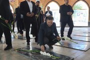 ادای احترام استاندار زنجان به مقام شامخ شهدای ابهر