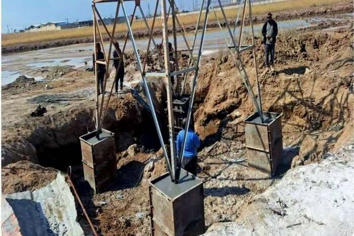 اجرای عملیات پایدارسازی دکل‌های خطوط فوق توزیع برق در خوزستان