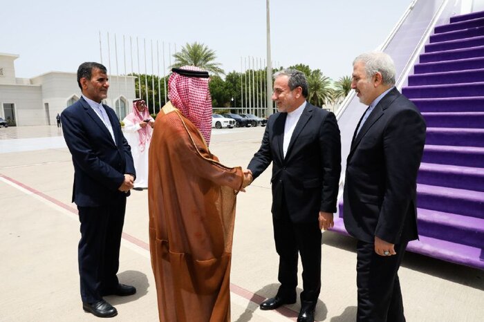 El ministro de Asuntos Exteriores de Irán llega a Yeda
