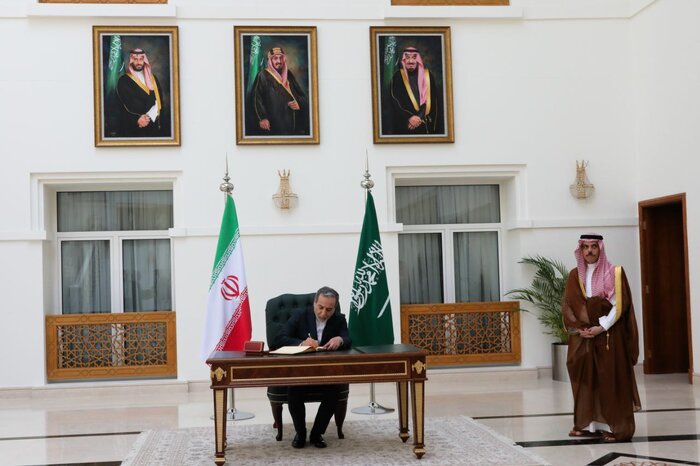 وزير الخارجية الايراني يجري مباحثات مع نظيره السعودي