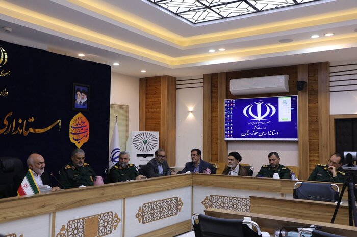 استاندار خوزستان: تقویت مدیریت کشور بدون روحیه کار جمعی ممکن نیست