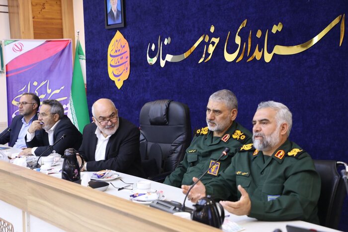 استاندار خوزستان: تقویت مدیریت کشور بدون روحیه کار جمعی ممکن نیست