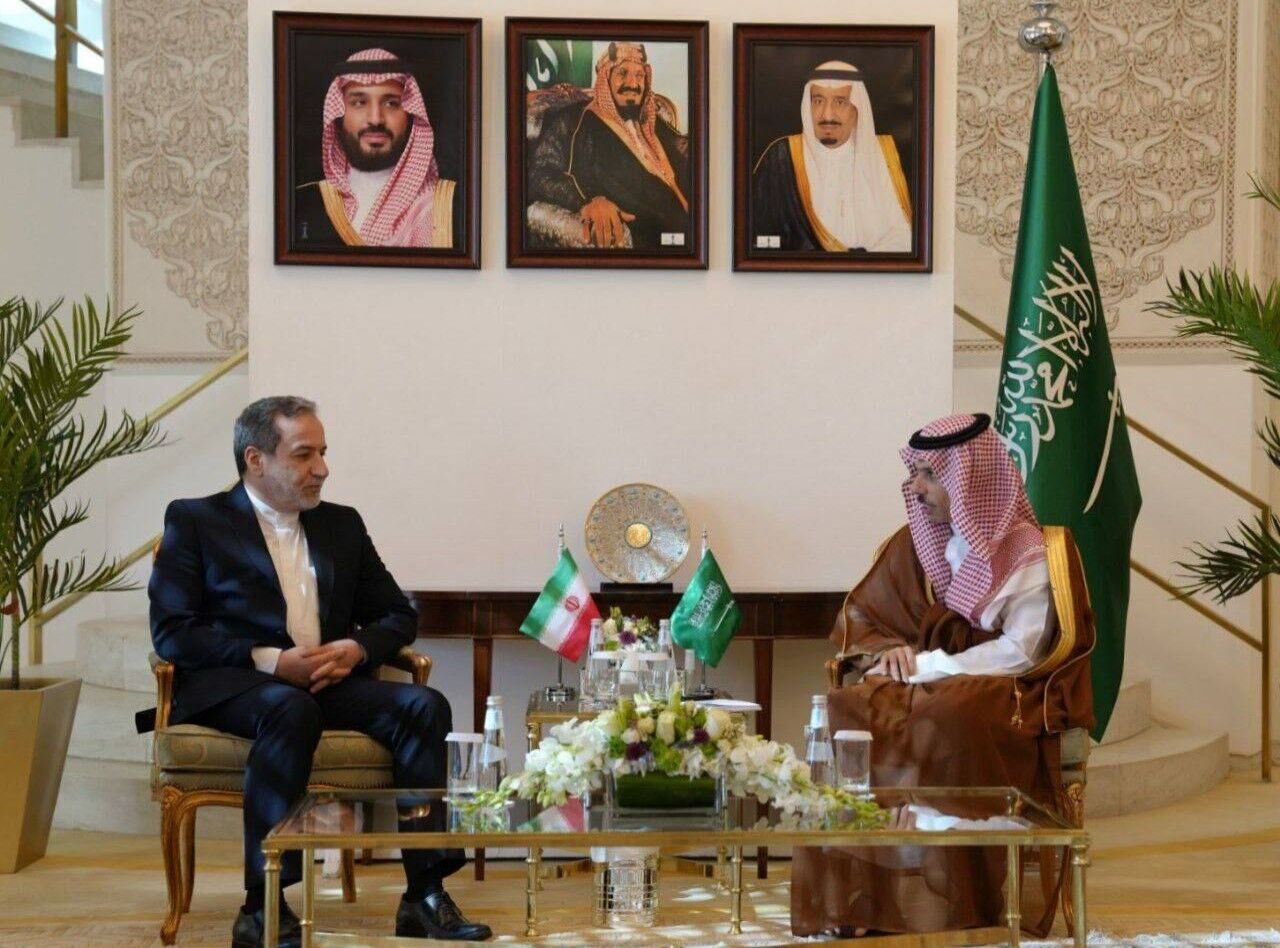 وزير الخارجية الايراني يجري مباحثات مع نظيره السعودي