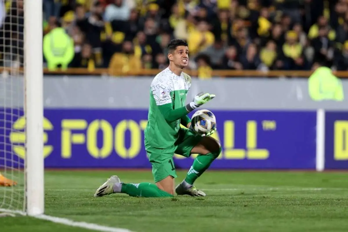 درخواست میلیون دلاری دروازهبان تیم ملی از پرسپولیس و سپاهان