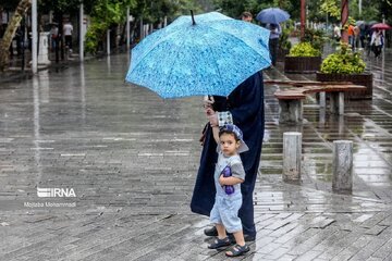 رگبار باران و وزش باد شدید پدیده غالب جوی همدان