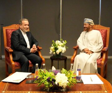 Treffen der iranischen und omanischen Außenminister