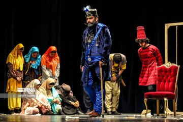 دومین روز از جشنواره تئاتر خراسان شمالی؛ هشت اجرا با یک صحنه